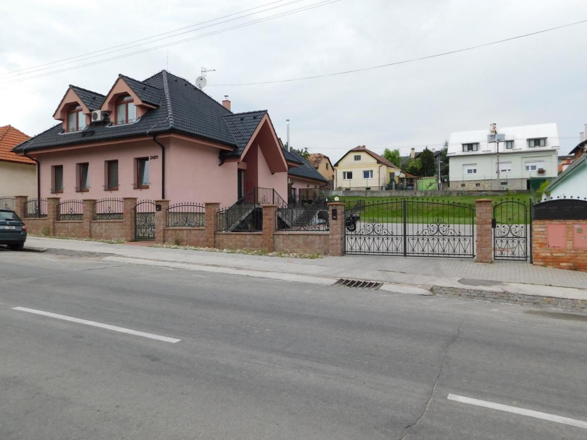 Apartmanovy Penzion Bojnice Buitenkant foto
